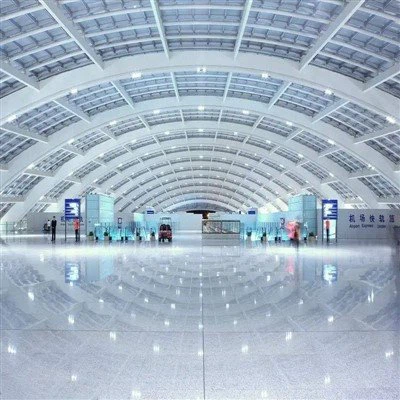 ساختمان ترمینال فرودگاه فلزی